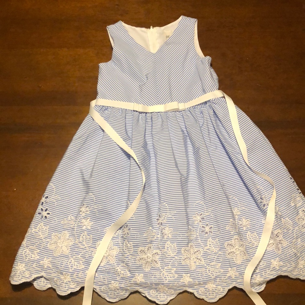 Little girl party dress. Rare Editions